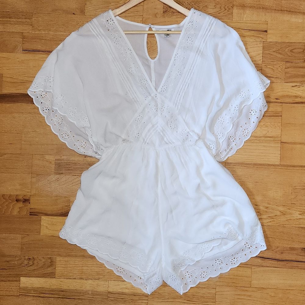 Society Amuse White Romper Women L Lace Button Closure Cover-Up